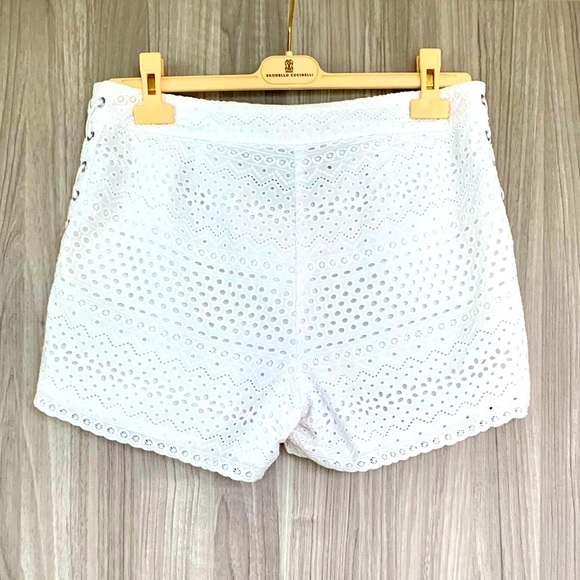 Embroidered Shorts - Picture 2 of 3
